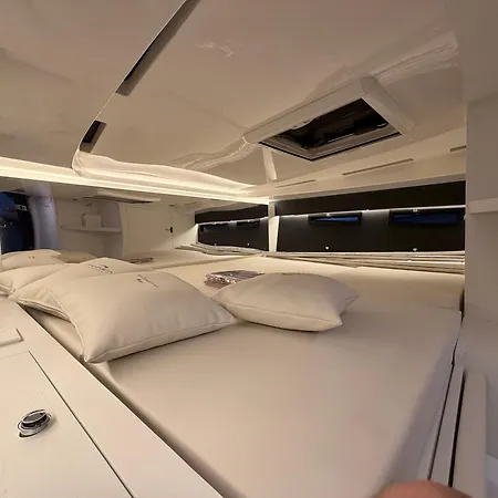 보트호텔 Notte Romantica Su Nave *